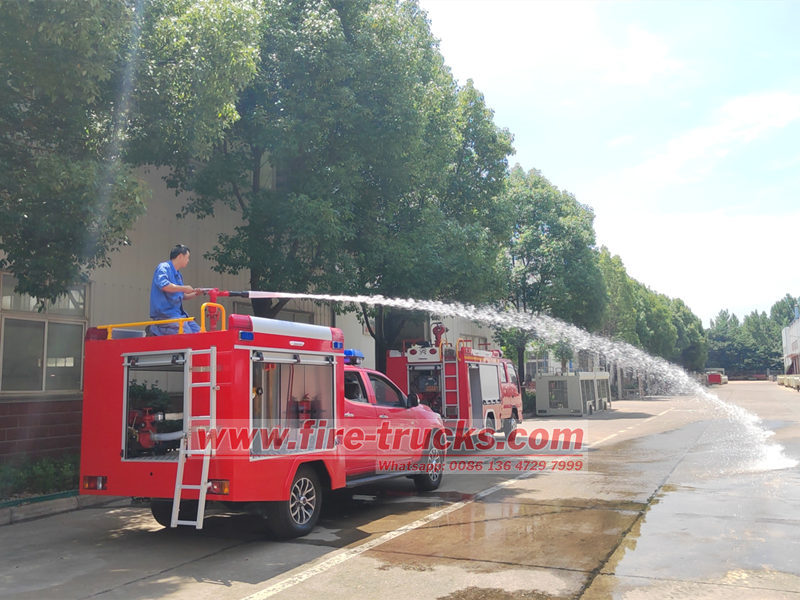 ISUZU pickup firefighting truck testing at factory ISUZU pickup firefighting truck testing at factory