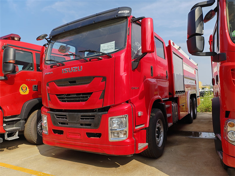 Isuzu GIGA VC66 powder fire truck Isuzu GIGA VC66 powder fire truck