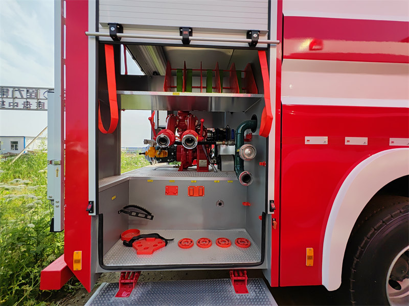 ISUZU GIGA Tanker Fire truck body kit and tools ISUZU GIGA Tanker Fire truck body kit and tools