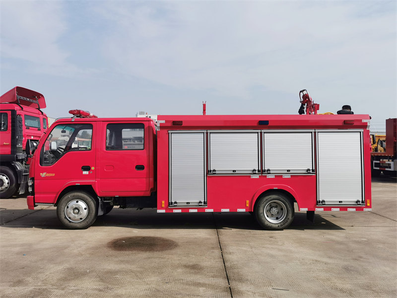 Isuzu 2000L firefighting truck Isuzu 2000L firefighting truck
