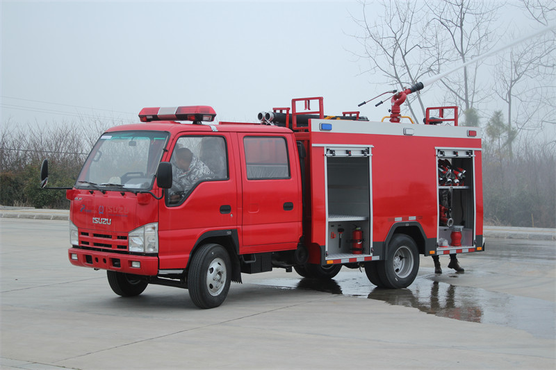 Isuzu foam fire tanker truck factory testing before shipment Isuzu foam fire tanker truck factory testing before shipment