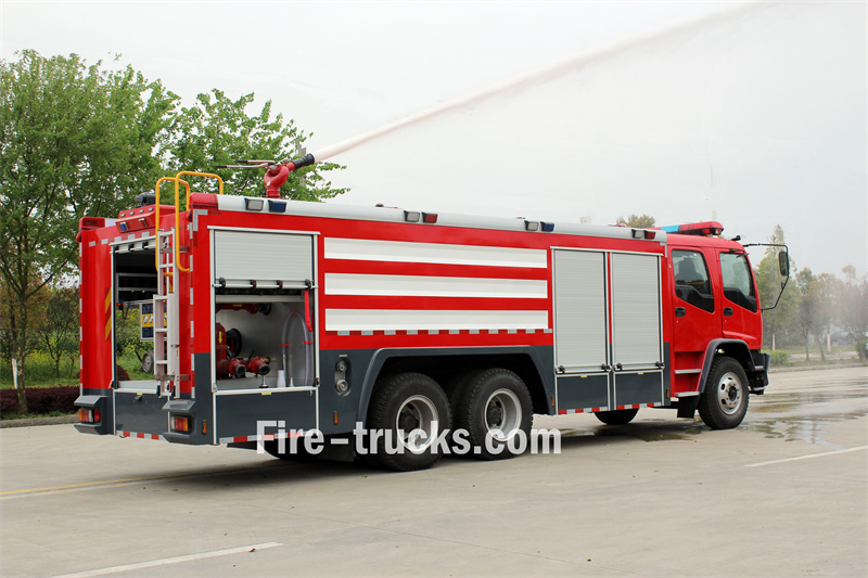Isuzu GIGA 10cbm foam fire engine