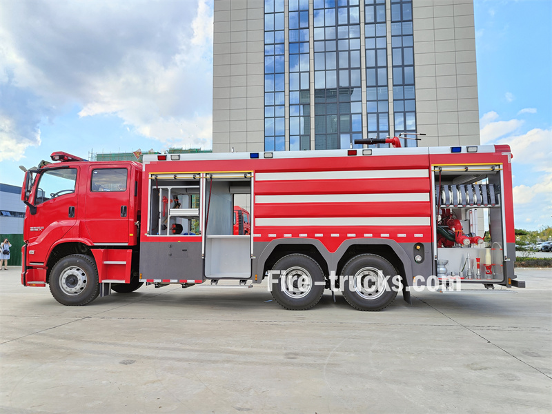 Isuzu GIGA 6x4 10000L foam fire fighting vehicle