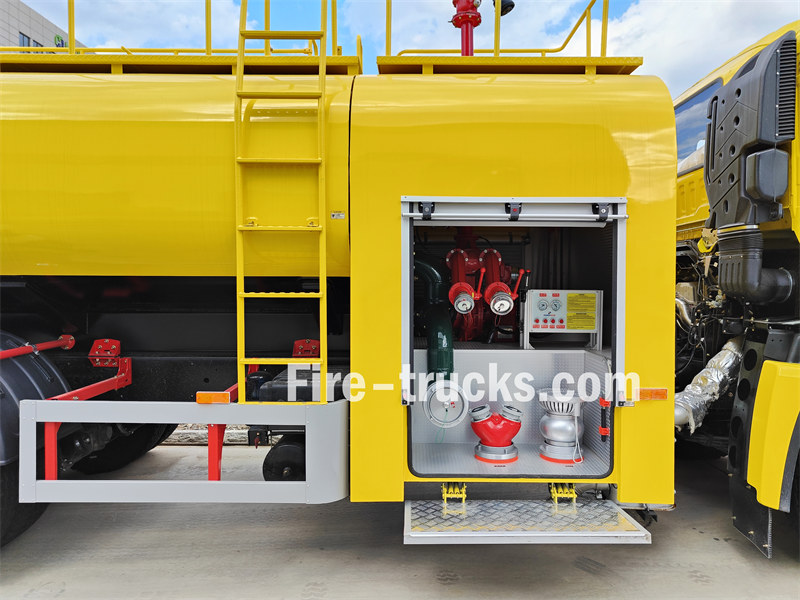 Isuzu fire truck with independent pump room