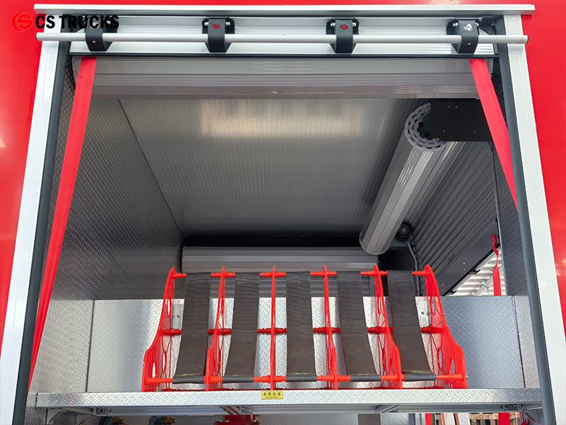 HOWO TX600 8X4 25000L Equipment Room